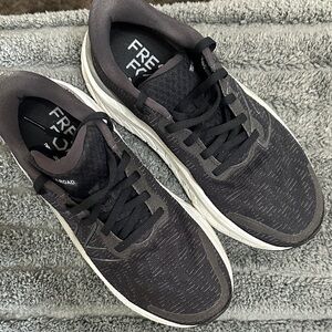 New Balance Fresh Foam Kaiha Road
Black and White Knit Running Sneakers